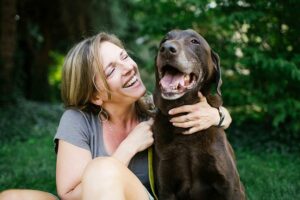 Como gerenciar os sintomas da artrite canina